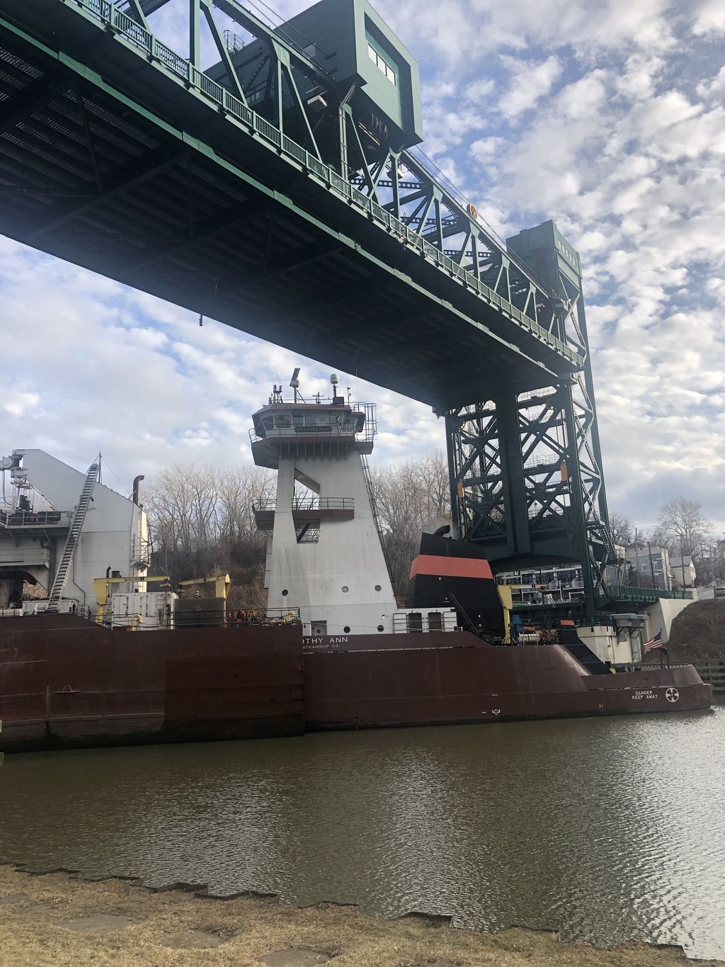 Pathfinder (barge) picture